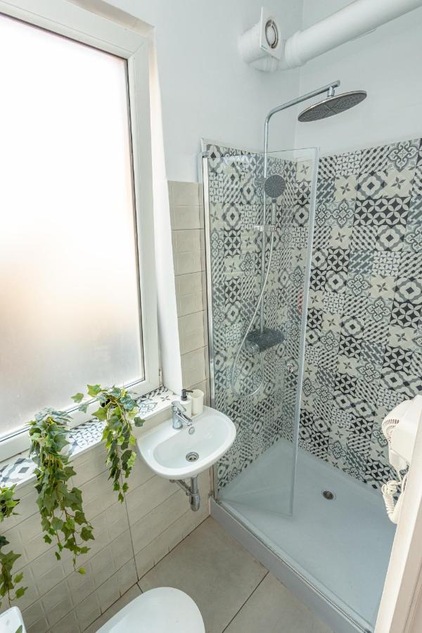 First Hostel Bucur 21 บูคาเรสต์ ภายนอก รูปภาพ